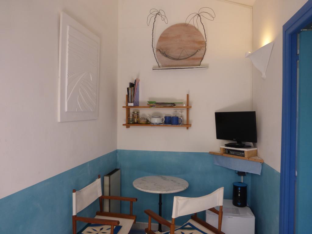 La Genestiere Bed and Breakfast Clermont-lʼHérault Buitenkant foto