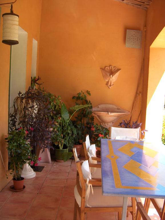 La Genestiere Bed and Breakfast Clermont-lʼHérault Buitenkant foto